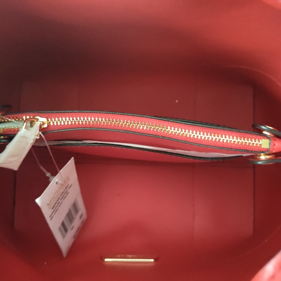 New Michael Kors tote - Picture 5 of 7